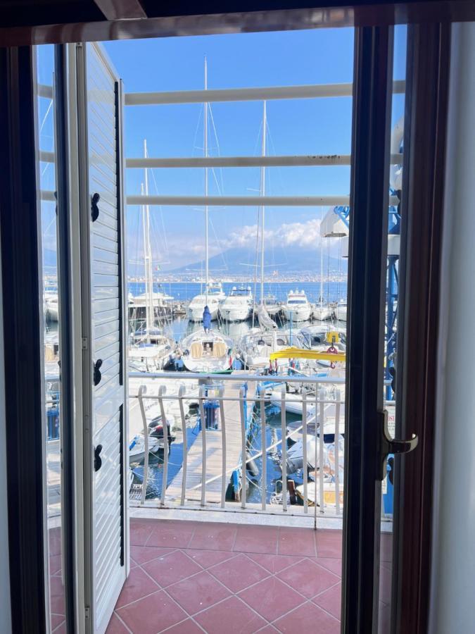 Residenza Borgo Marinaro Apartment Наполи Екстериор снимка