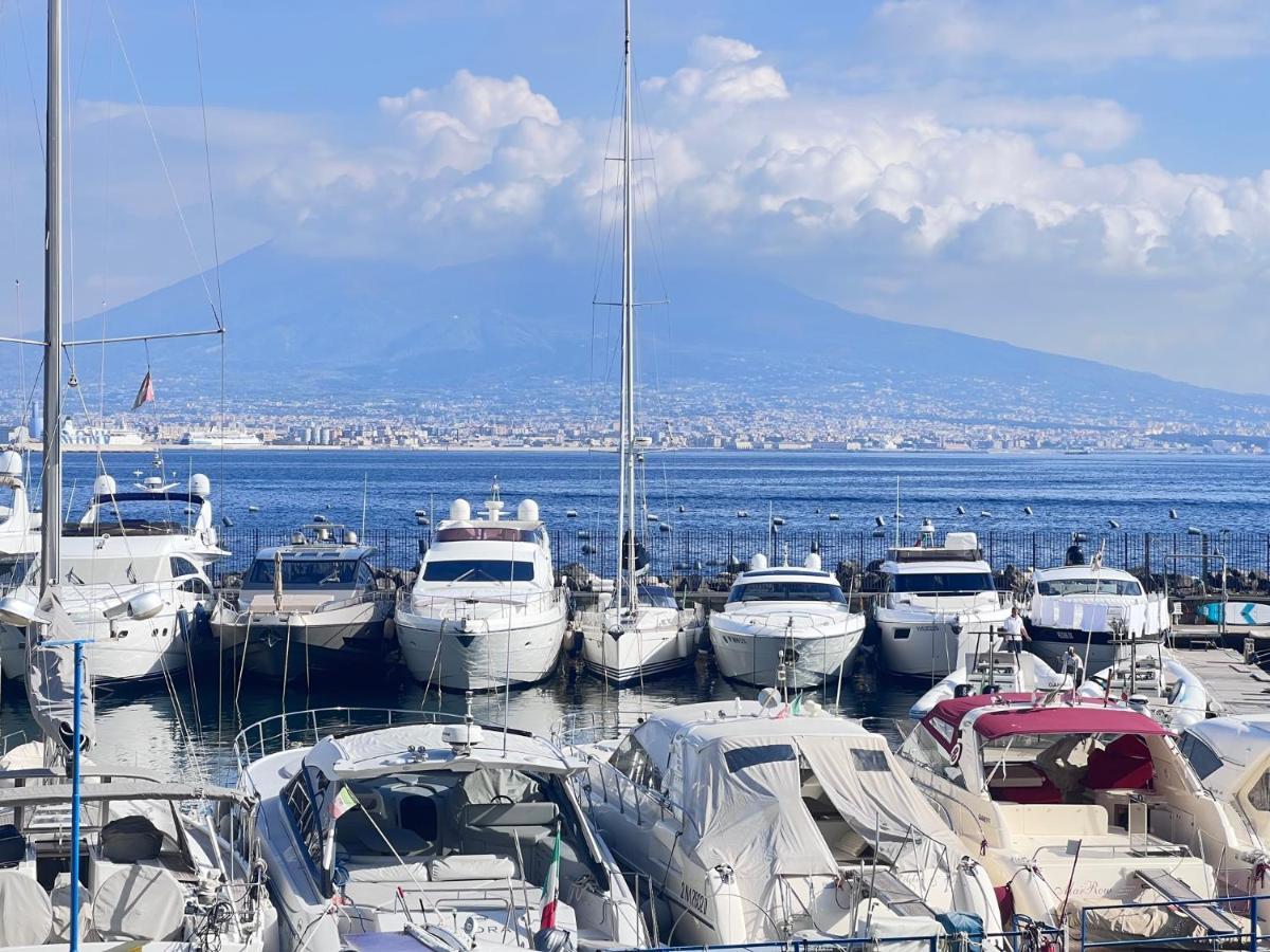 Residenza Borgo Marinaro Apartment Наполи Екстериор снимка